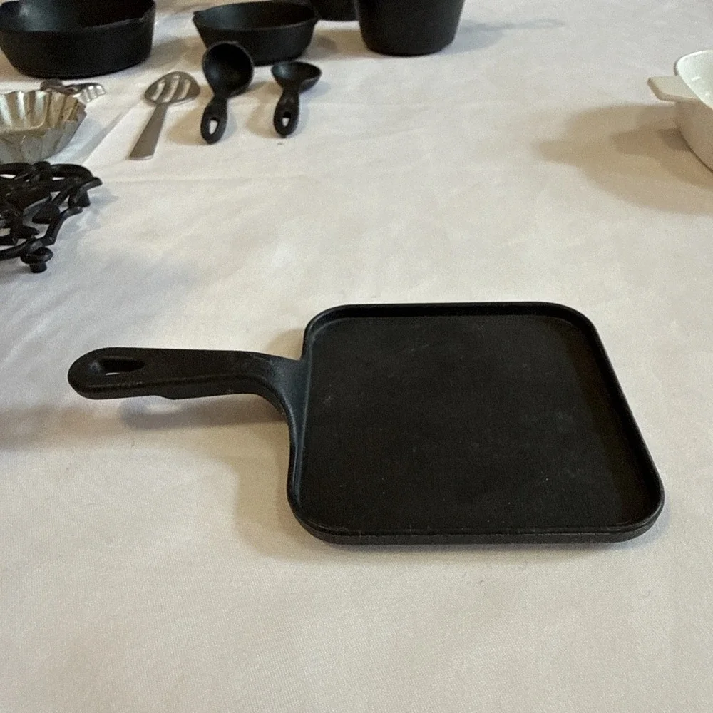 Chilton Toys‎ Faux Cast Iron Pots & Pans - Griddle, Dutch Oven, Corning Wear